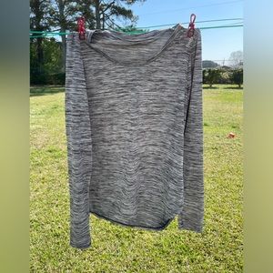 Reebok long sleeve size Small